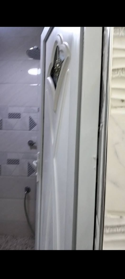 بيت للايجار
سلام عليكم بيت 100م .. للايجار بخضراء الدسيم .البيت جديد اجاره.250
***********
