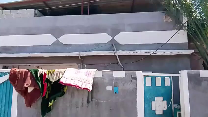 سلام عليكم يوجد بيت طابو صرف مساحه 200 قاطين القاط الاول غرفتين ومطبخ وصاله واستقبال والقاط الثاني غرفتين وصاله ومطبخ 
العنوان القبله 4000 قريب ع الشارع العام قرب شركه تيوته / السعر ١٩٠ مليون وبي مجال***********
