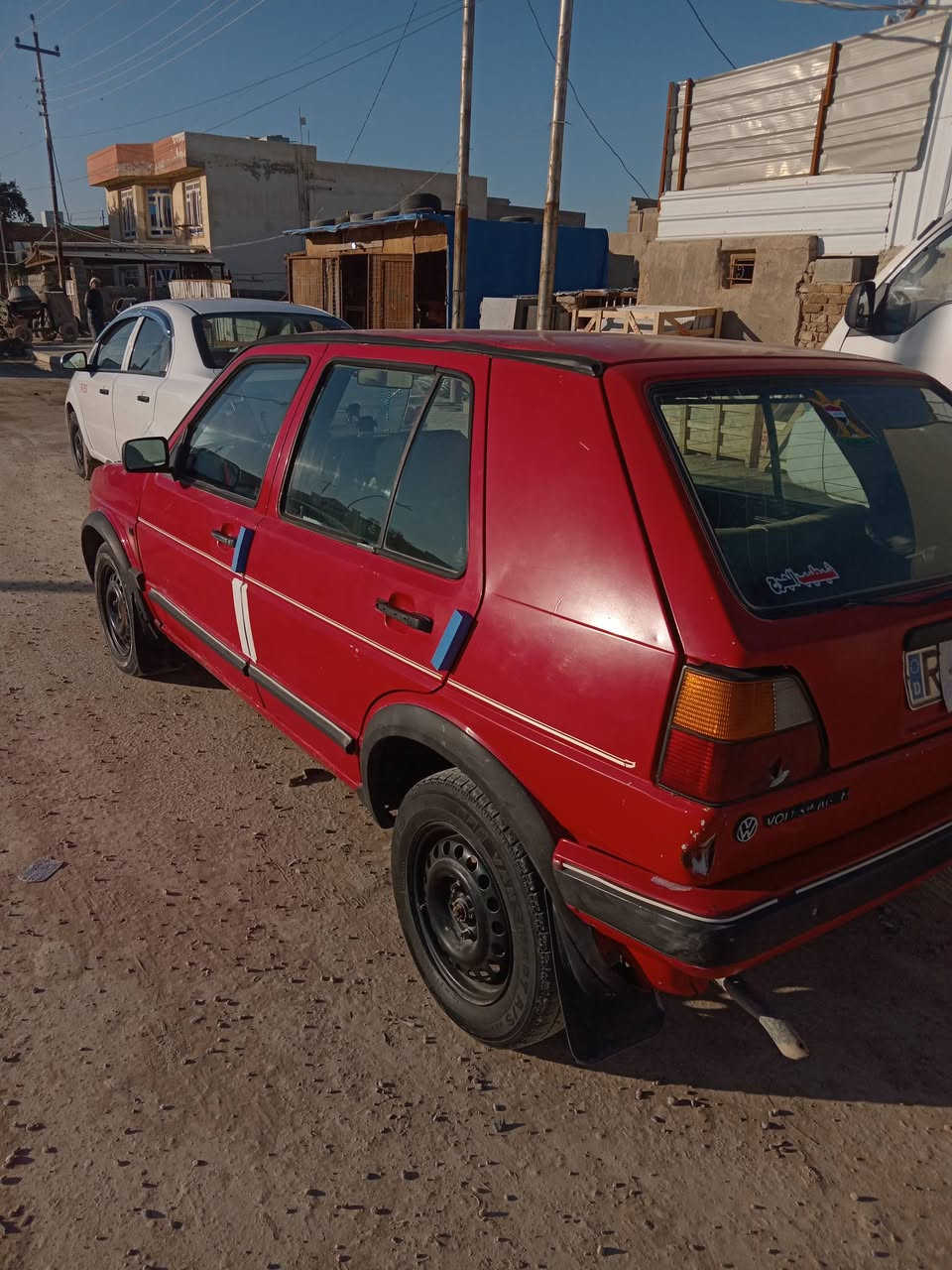 السلام عليكم سياره كولف للبيع السيارة كلشي ما بيها بس اندعمت من كدام يريدله دعاميه وبنيد وشباك يعني بجم محرك 0.6 يعني ١٦٠٠ جديد خمسه كير رقمها فحص صلاح الدين ومتفوعله كمرك وغرامات السعر ١٢ وبيها مجال يعني جوه العشره لا تتصل مكان السياره سامراء ***********
