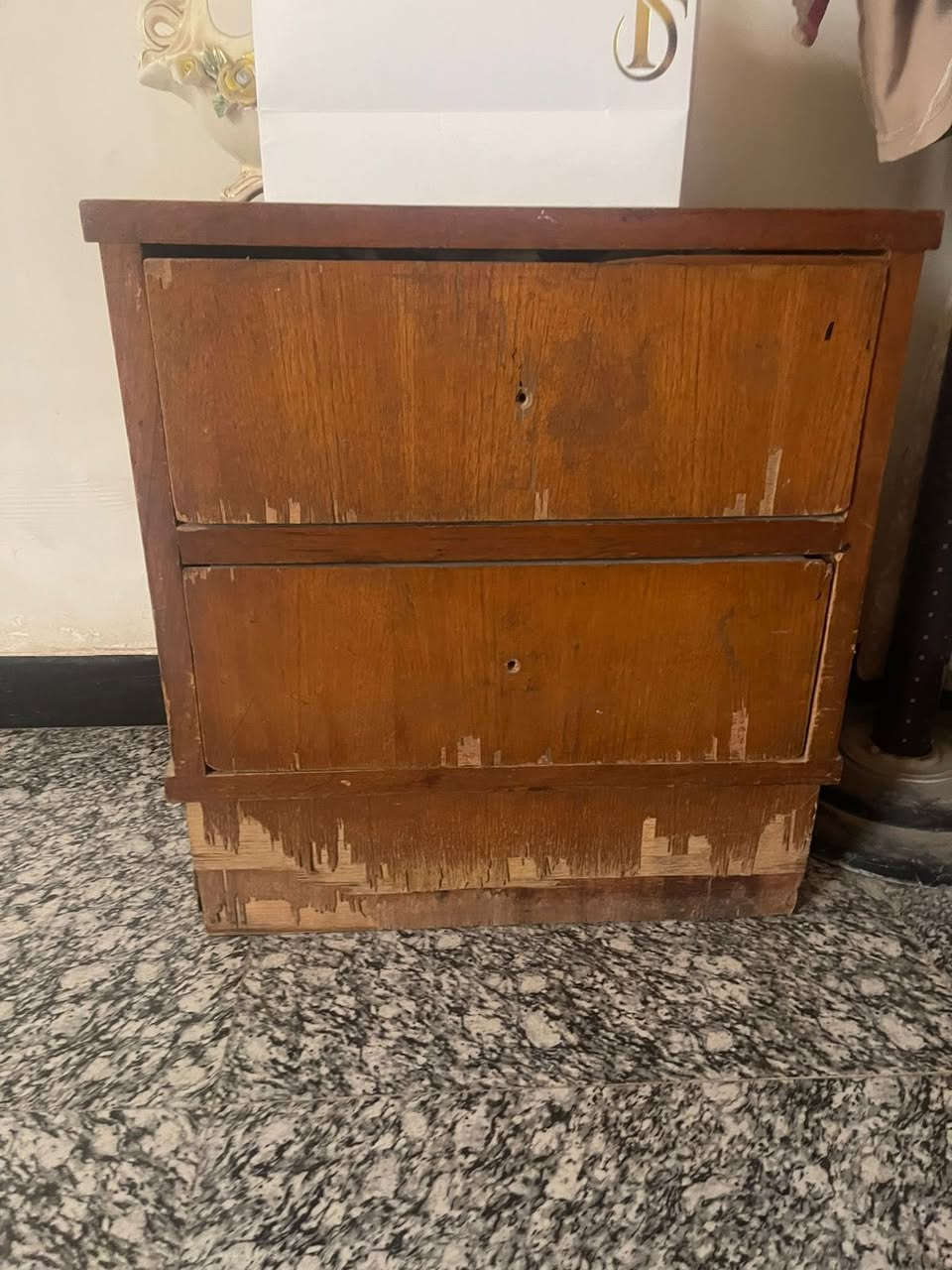غراض بيت للبيع التفاصيل مثل ما موضح بالصور 
بالنسبه للأسعار كل غرض اله سعره وأسعار رخيصه ومناسبة جدا 
للاتصال على الرقم ***********
