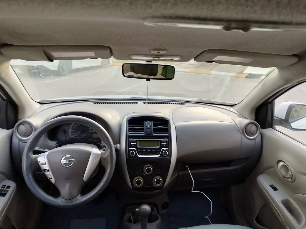 السلام عليكم
نيسان سني هندي
رقم بغداد
موديل 16
سيارة جاهز ما بيها اي نقص 
بيها صبغ باب السائق  ونص من الباب  الخلفي
بيها بارد بل چاملقات الخلفية
تخم تاير جديد صدر جديد مكينة كير كفالة 
مكان بغداد 
السعر 90 وبيها مجال
الهاتف ***********
