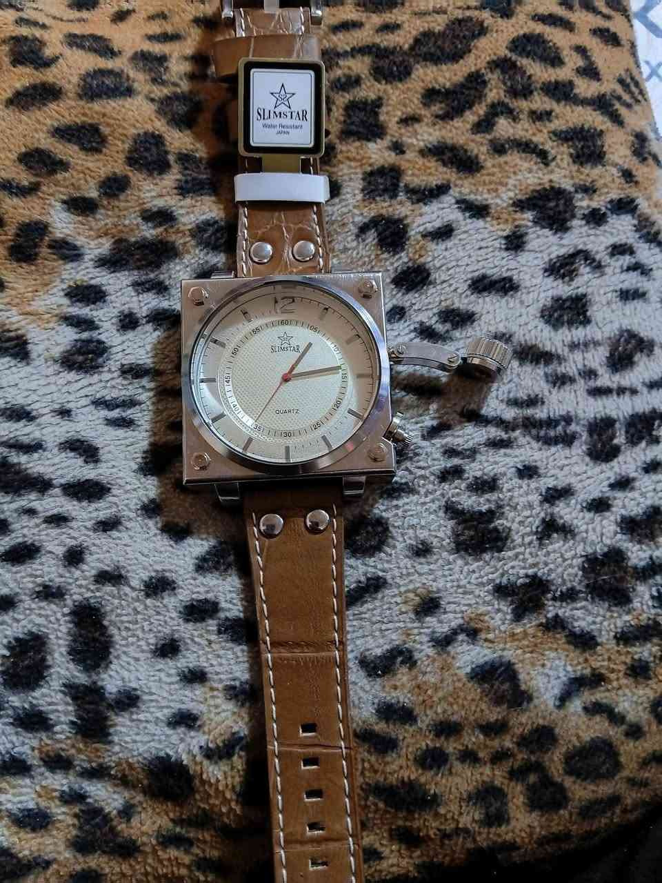 ساعه بهذا الشكل باله امزون سعره ٢٥ مع توصيل متواجد على خاص


**إذا كنت صاحب هذا الإعلان وتريد حذفه لأي سبب، رجاءا أرسل رسالة إلى الدعم الفني**