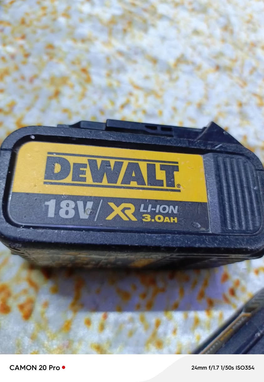 بطارية ديوالت 3A
مراوس بدريل همر كهرباء حسب الاتفاق .
***********واتساب
