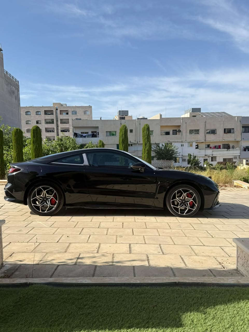 للبيع نيتا GT 2023 🔥
دفع رباعي AWD / فورويل ⚡️
ممشى 12 الف 
فحص كامل 

🔥 سعر20,900 🔥
سيارة تجمع بين الفخامة والقوة والتكنولوجيا بشكل يخطف الأنظار 😮‍💨
أداء رياضي وتسارع مجنون يخليك تحس بكل دعسة!

🚀 قوة تصل إلى 462 حصان
🚀 تسارع 0-100 خلال 3.7 ثواني تقريباً
🚀 مدى كهربائي ممتاز يوصل حوالي 580 كم
🚀 تصميم رياضي كوبيه بابين
🚀 شاشة وتقنيات حديثة وداخلية فخمة
🚀 ثبات عالي وتحكم خرافي مع نظام الدفع الرباعي

السيارة ملفتة بكل مكان، واللون الأسود مع شكل الـ GT يعطي هيبة وفخامة على الشارع 🔥
التواصل 0779262687


**إذا كنت صاحب هذا الإعلان وتريد حذفه لأي سبب، رجاءا أرسل رسالة إلى الدعم الفني**