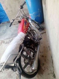 السعر 300 موديل 19 07700944890