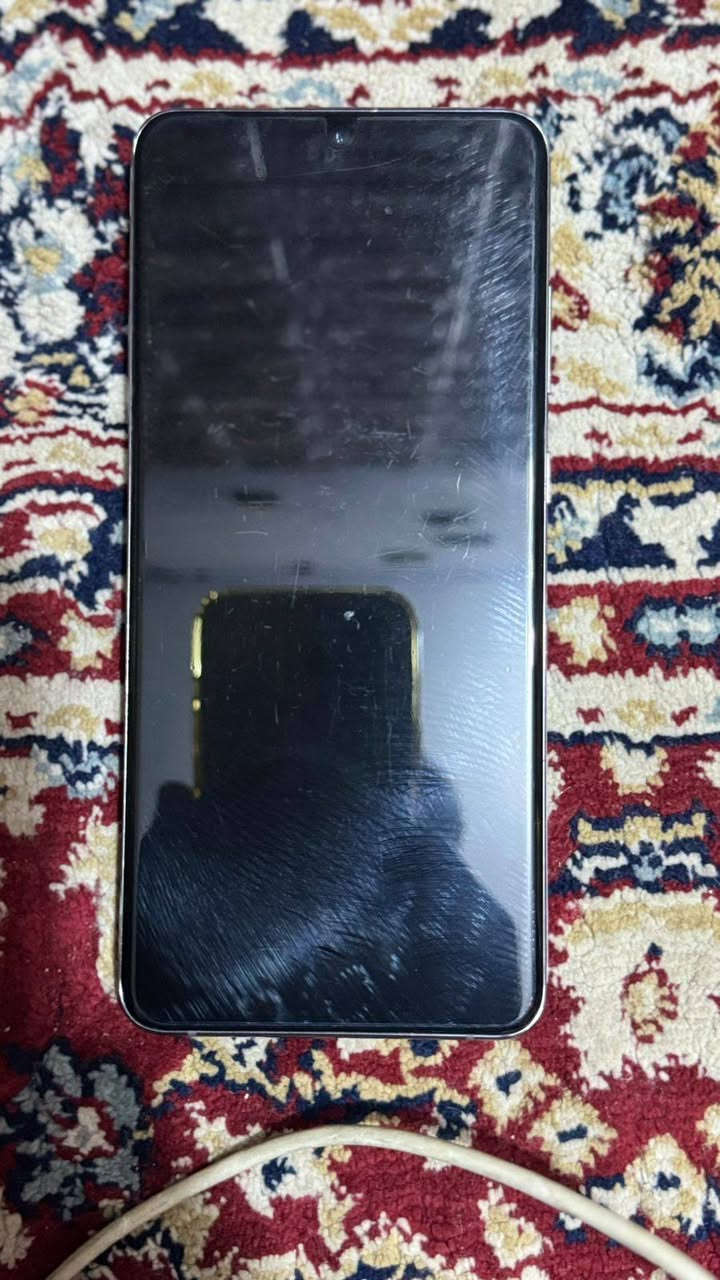 السلام عليكم
S20 الترا 
128
جهاز مكفول من كلشي 
السعر ٣٠٠ الف وبي مجال 
ما متوفر ملحقات 
عنوان بغداد ***********
