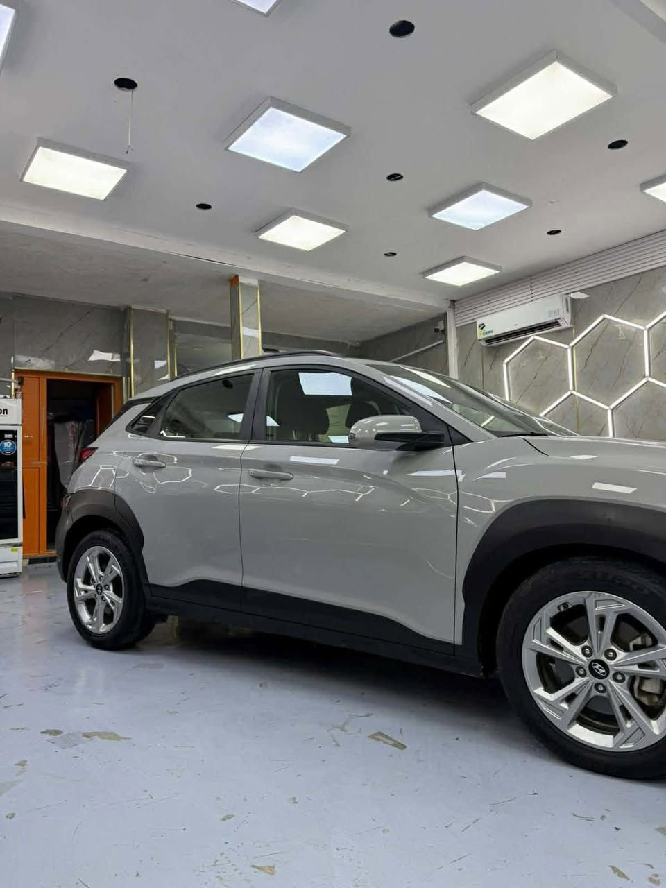 السلام عليكم للبيع كونا  2022
لون اسمنتي فول مواصفات جاهزه للاخير سونار وصور حادث مرفقه بلمنشور
*********** الشراي يتصل  بدون تعليقات🤍 

السعر 149 مجالها حگ الجيه
محرك 2000 دوش كير atm  كير مكينه صدر تبريد كفاله

حادثها دعاميه بدون اي دواخل وباب كلير من امريكا   ايرباگ راجع بلادي
ماشيه 58
مكاني بغداد شارع فلسطين او مشتل
