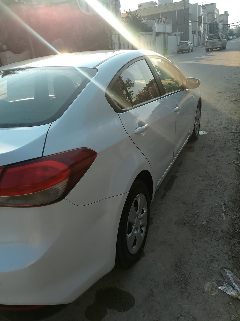 سيراتو ،2017 ،سنويه وأرقام جديد بيه قليل بارد الباب الخلفي السائق و شوية من العتبه، ماشيه 138،تبريد حداديه على وضع الشركه السعر 135بيه شوي مجال مكان النجف حي المهندسين،***********
