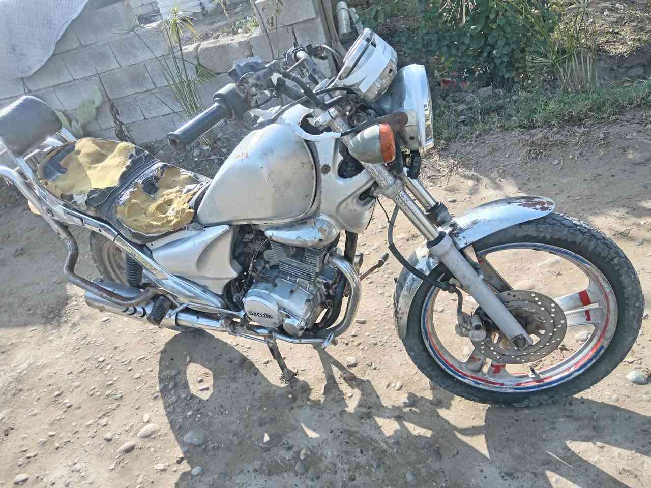 السلام عليكم البيع دايلم يردله ترتيبات بسيطه مكينه صار يومين من جفتته سعره 280وبي  مجال بسيط هذا رقمي ***********
