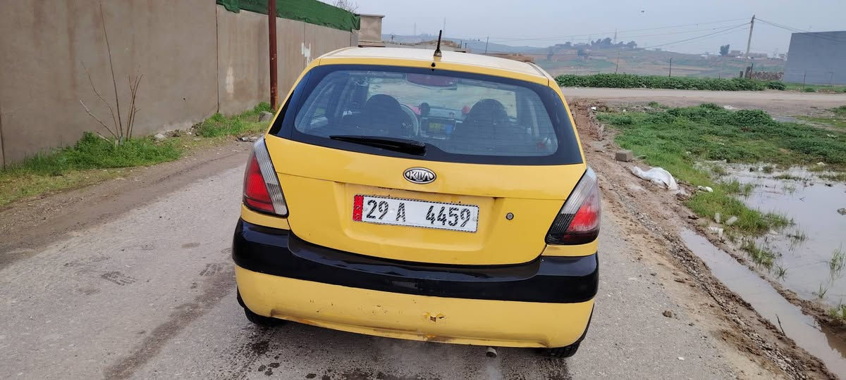 السلام عليكم كيه ريو موديل 9 بيها  معجون السياره يرادلها صبغ محرك صارلي 4 ايام شديتو مال كصه السياره حلوه تواير نضيفه رقم واصط مشروع وطني بسمي شرط التحويل هيئه غرامات صفر السعر 68 بيها مجال قليل اتصل ودلل ***********  ***********
