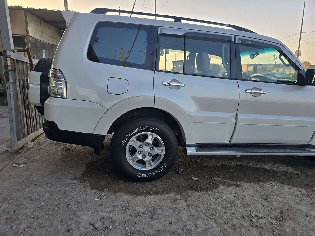 باجيرو موديل 2008 كفاله عامه
صبغ وحادث مكينه كير تبريد 
تخم تاير جديد 
باتري جديد 
رقم بغداد تحويل مباشر 
حداديه جديده 
السياره فول فتحه تحكم ستيرآ 
مكان السياره بابل الحمزه الغربي 
***********
***********
السعر المطلوب 134 وبيها مجال 
سنويه ما نافذه 
السياره ستخدام شخصي يعني ما متعوبه
