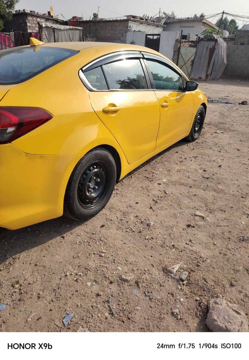 السلام عليكم فورتي 2017 وارد أمريكي السياره جاهزه من كل النواحي مصفره هيئه وغرامات وسياره جاهزه كبل لشارع تخم تاير كير مكينه صدر باتري كله جديد مكانها بغداد زعفرانيه السعر 117 وبيها مجال الشراي يتصل على صاحبها اني مكلف بنشر‎0772 811 4390
