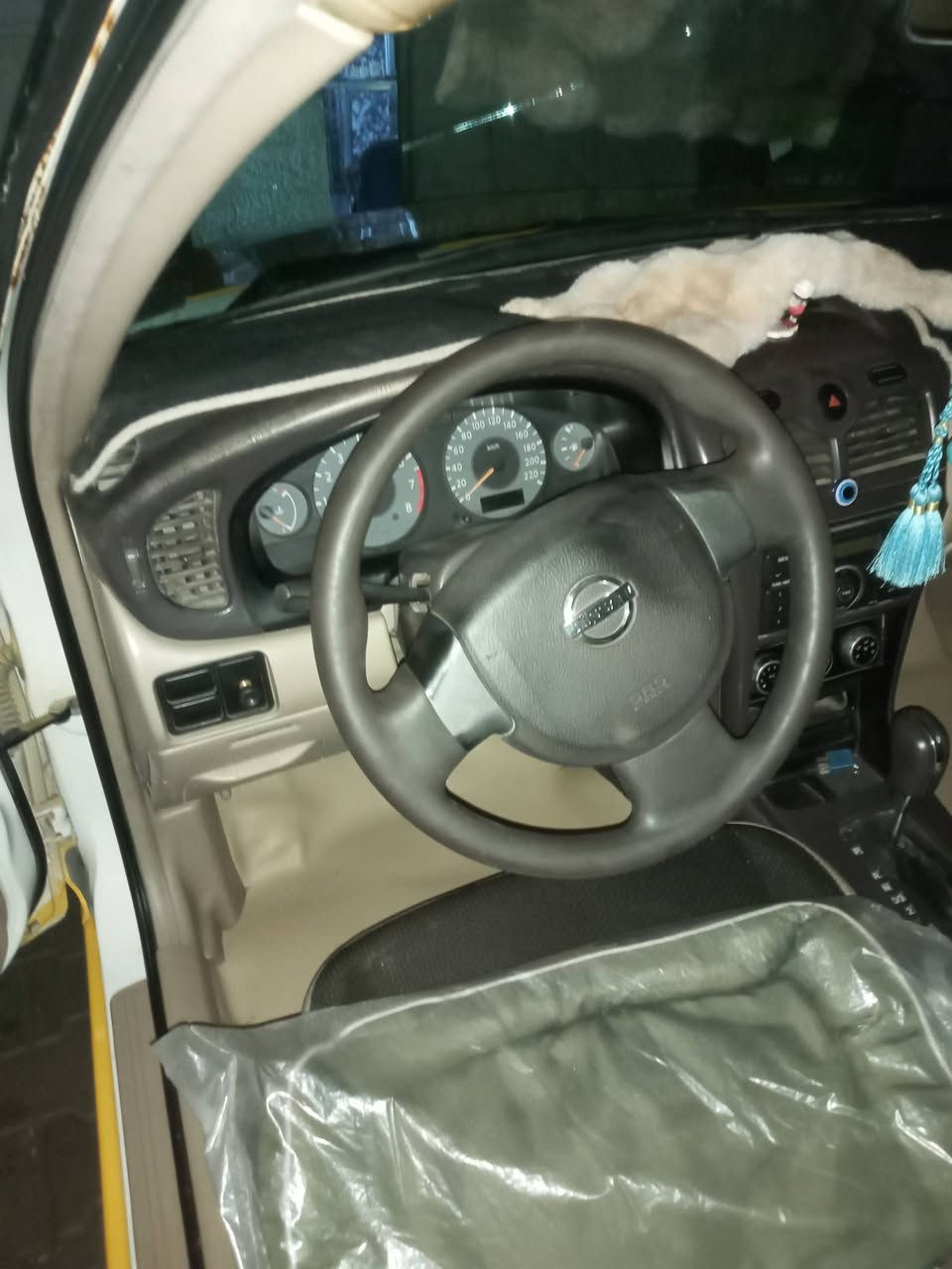 سني ٢٠٠٩ بدي كوري  
جاهزه من كلشي 
السعر٧٥ وبيهه 
مجال 
***********مكاني بغداد
