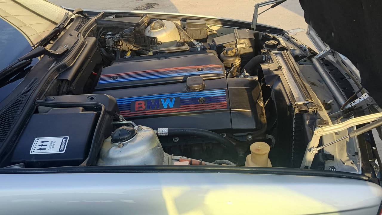 Bmw525 موديل 90 محرك صقر جديد مشدودله تبريد ويه سويج 
 طخه شبر جامرلغ الوره مال سكن تبريد ثلج صغ عام جماليه 
للبيع 75 او مراوس حسب القناعه  ***********
