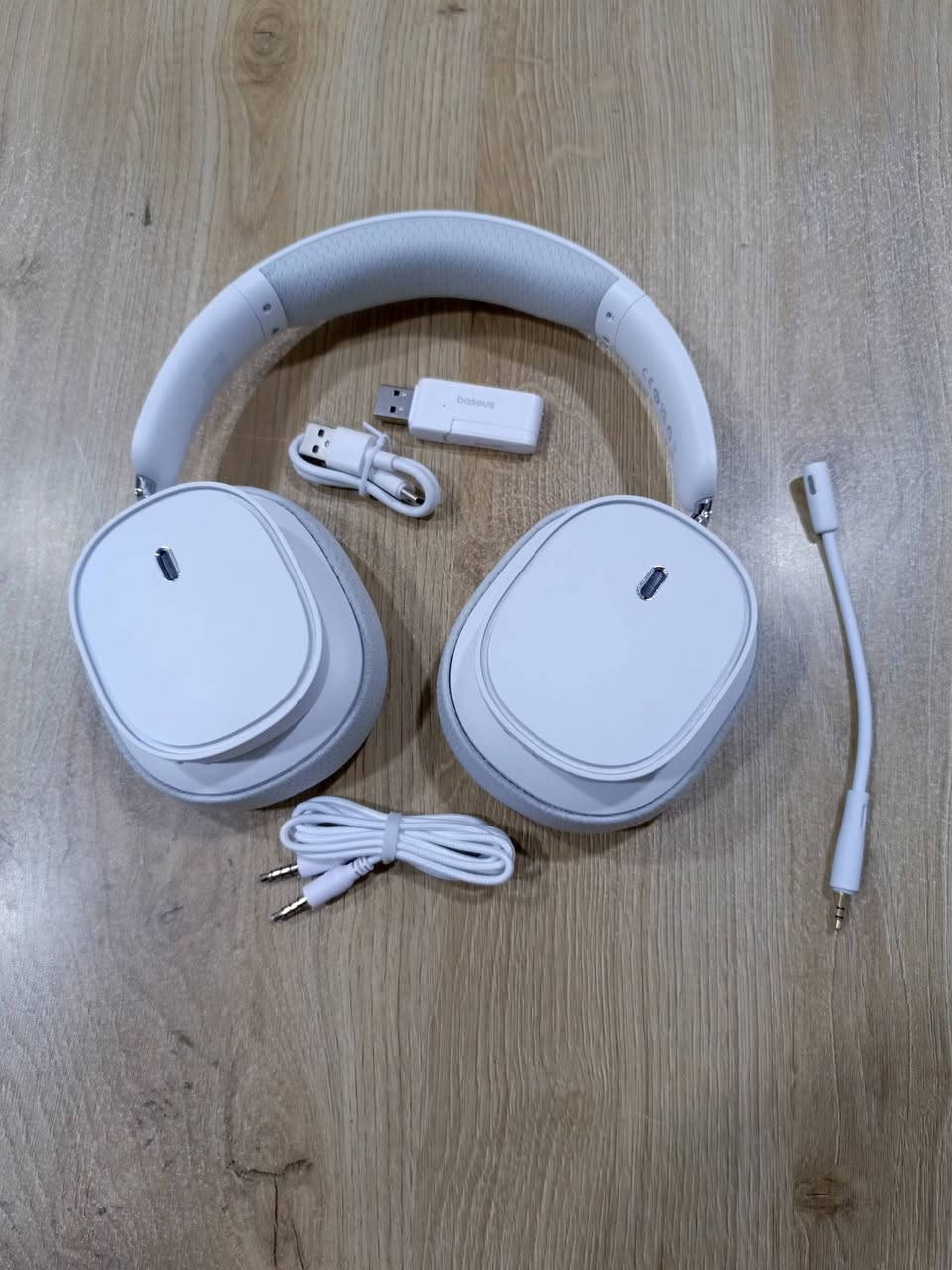 سماعات baseus-aqur GH02 بلوتوث 
السعر 70 الف و التوصيل مجاني 
للتواصل *********** واتساب
