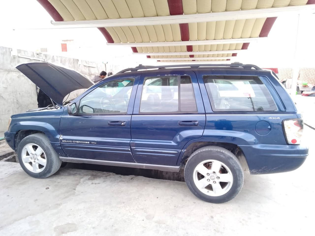 جيب شيروكي للبيع مديل 2000 سنويه لي 27 تنتهي مكينه جديده توهةشادها
تحويل وكاله  رقم  ***********
