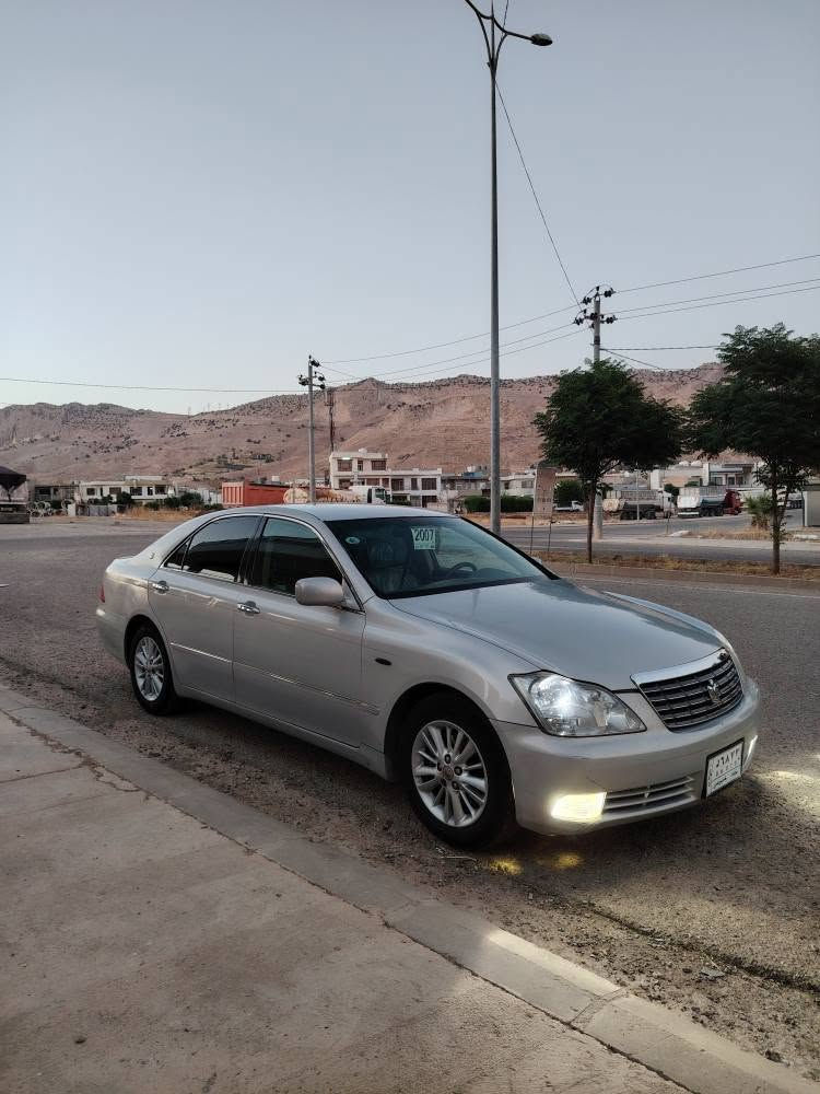 شاهینە بڕاوە  2006 بەحری گەورە بە گەورە بێ دووکەڵ   بەسمە ڕەساسی 5بەسمە ناوچەی کوێر لایت کامل زینۆن ناو زەرد سەقفی بەشەرت کەفەر بەشرت کۆدی بۆ کراوە دەعمو لێدراوی نیە زۆر جوانە قوفڵی 45گڵایە دەربەندیخان *********** گۆڕینۆ قیست نیە بەس فڕۆشتنە دار بنديهكان, السليمانية
