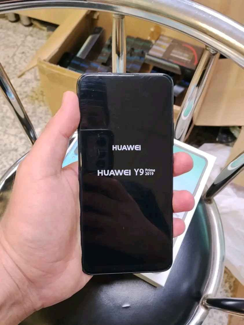 احله مافي هذا جهاز شغلتين 
اولا من شركه هواوي 
ثانيا 
كاميرا اماميه سلفي منبثقه
هواوي y9 prime
 ذاكره 128 مع رام 6 داخلي
بطاريه 4000 ملي امبير 
كاميرا امامبه سلفي 
معالج قوي للالعاب والاداء 
جهاز اصلي من هواوي يحمل كل تطبيقات والالعاب 
السعر 125 الف 
يوجد توصيل كل محافظات 
ضمان حقيقي للجهاز فحص قبل الاستلام 
العنوان 
بغداد زيونه الربيعي قرب مول دريم ستي 
***********
***********
اعتذر اذا اتاخرت بالرد المراسله عن طريق الواتساب او الاتصال بالارقام المذكوره ... وشكرا بغداد, العراق
