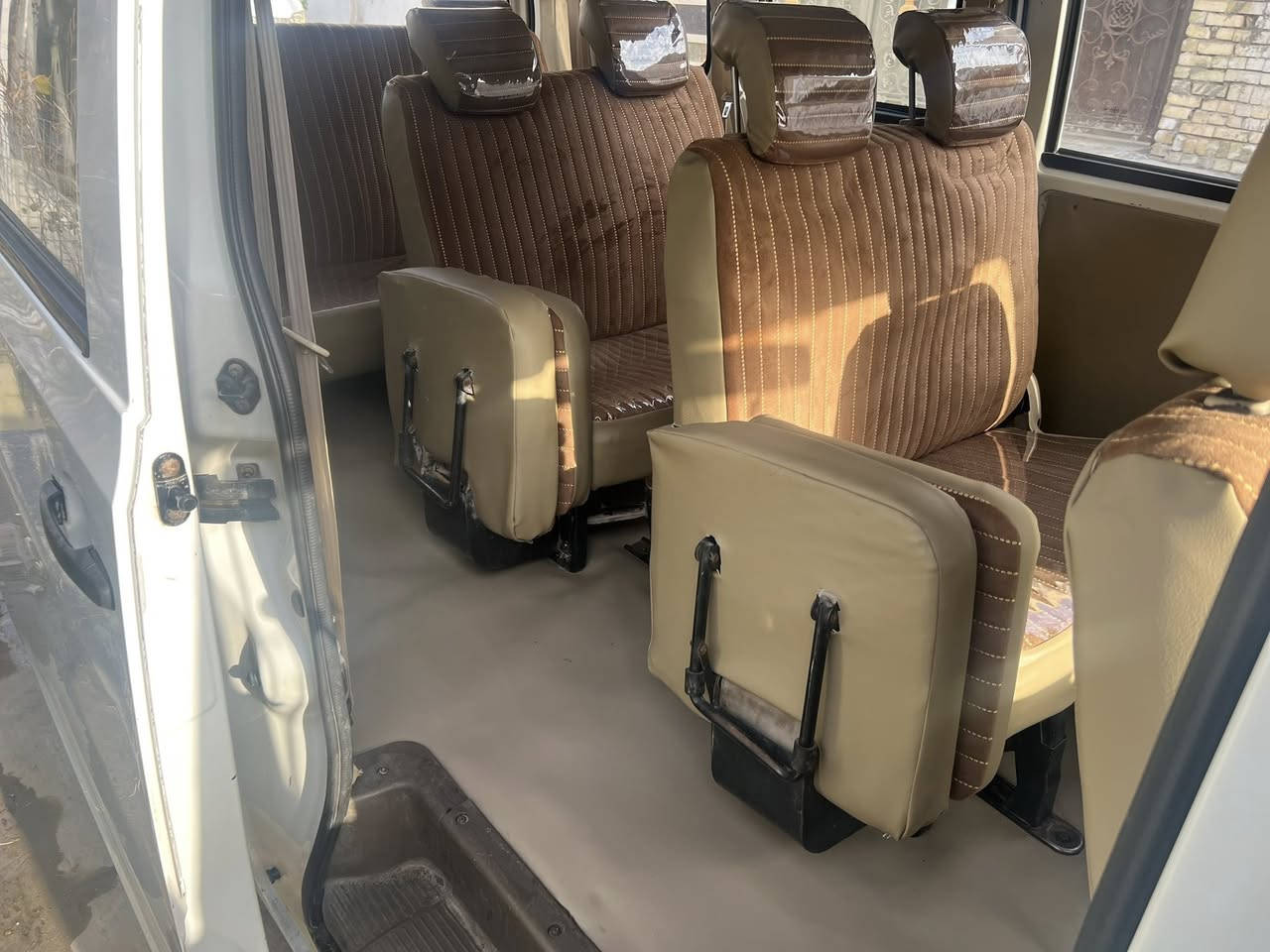 السلام عليكم فاو خشفه ٢٠١٥ حره رقم نكليزي دوشمه جديده صدرجديد تخم تاير جديد تبريد شغال السياره جهازه من كلشي السعر ٥٠وبيه مجال العنوان. بغداد البياع رقم  ***********ما متوجد على فيس
