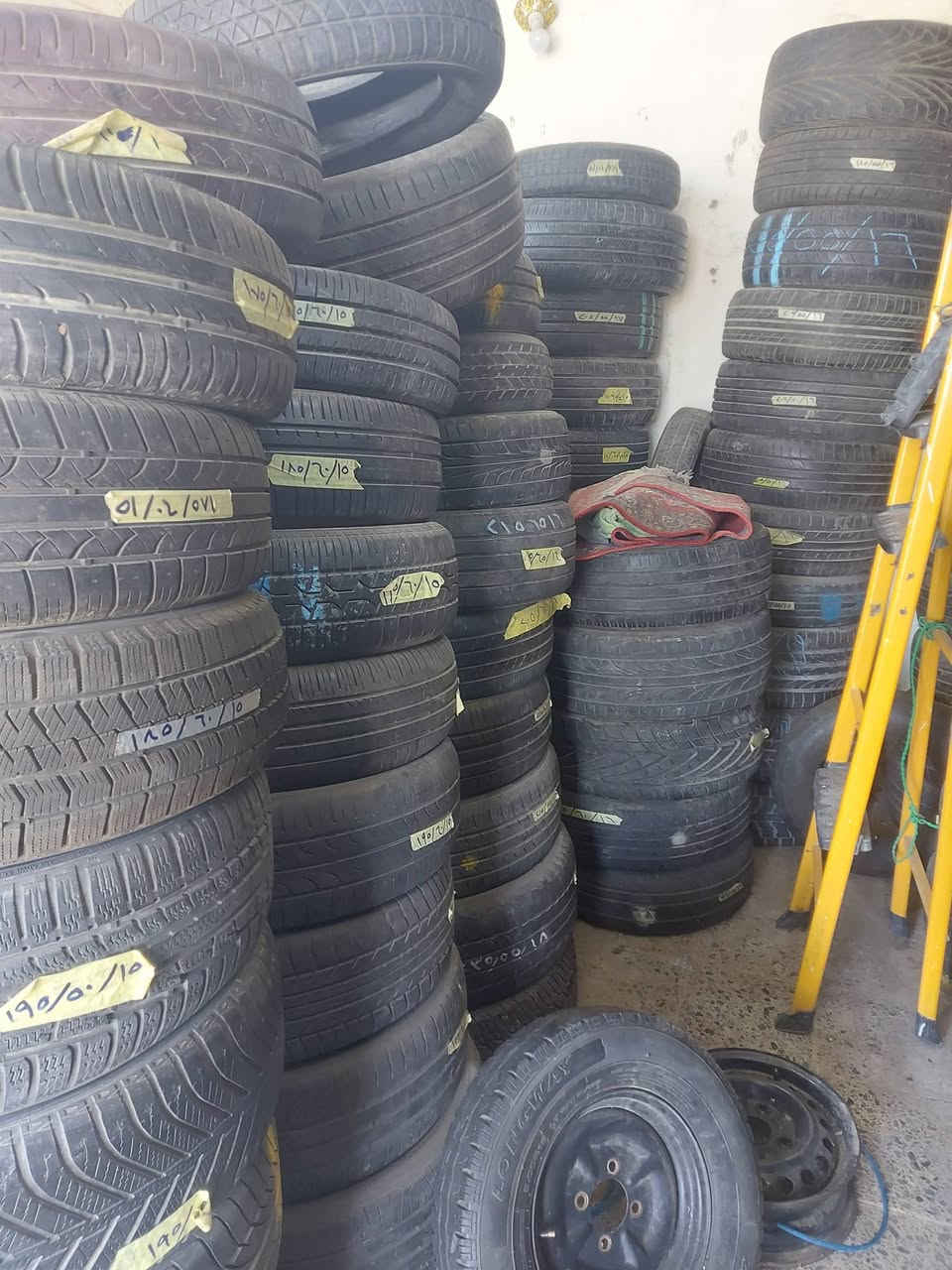 تايرات باله عدد 140 خالعه ونايتروجين للبيع سعر تايرات زوج ٢٨ خالعه شغالة ع الفحص ٣٠٠ نايتروجين شغال ع الفحص ٢٥٠ اتصال *********** عنوان المجف
