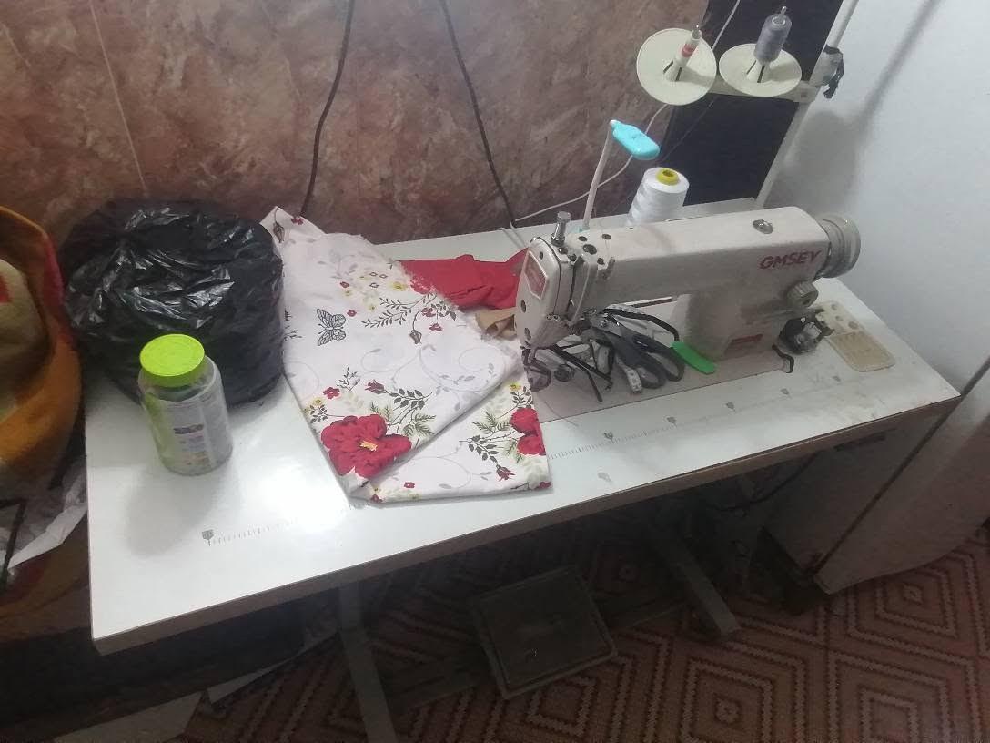 مكينه خياطه نوع جمسي  كامله مع الميز
نضيفه كلش وشرط الشغل واستخدام بيت مو محل سعرها ١٧٥ وبيه مجال للاتصال *********** البصره الجنينه البصرة, العراق
