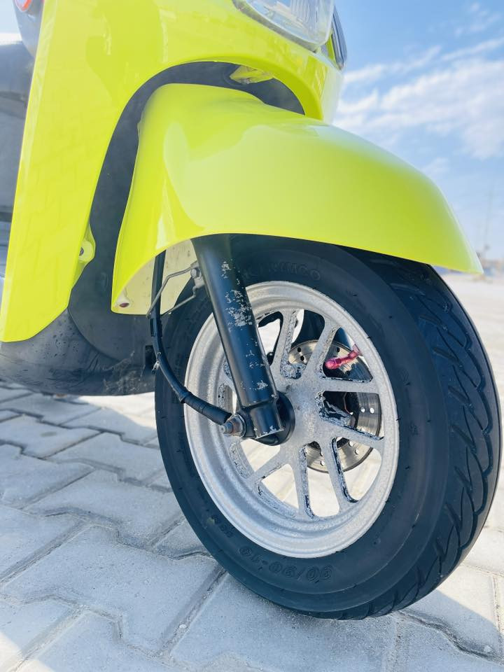 سلام عليكم دراجه بوليس مصطره كامله اي نقص مابيه ويل اصلي كفر اصلي تجوه اصليه دراجه ما صاله هواي من نازله من رمبه اي نقص بكد شعره مبيهه سعر 1300 بيهه مجال شي بصيط ***********
