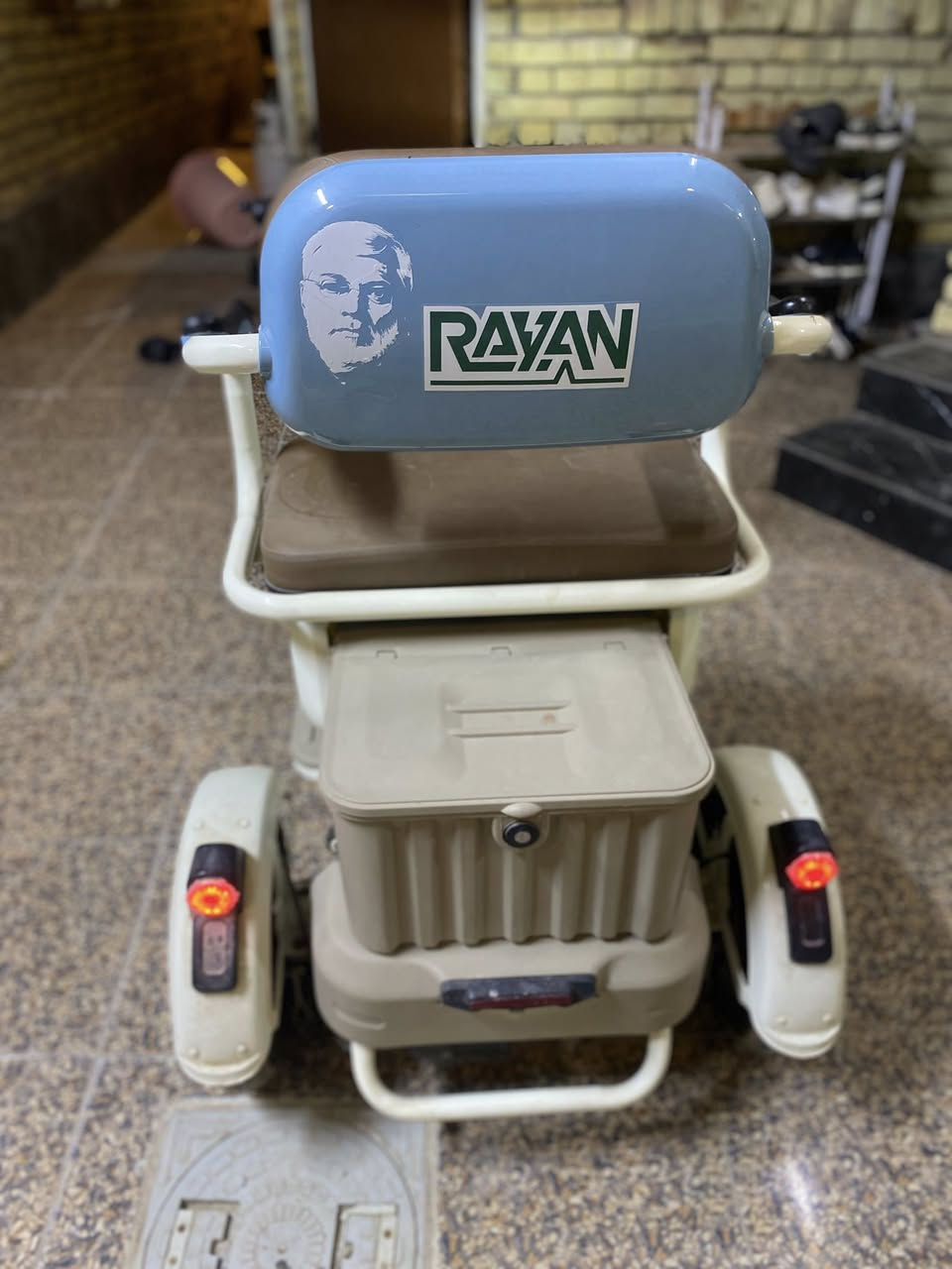 دراجه شحن ثلاث عجلات نوعيه ريان احسن شي تمشي ٥٠ كيلو الشحنه   دراجه جديده شرط الفحص السعر ٩٥٠ الف

***********
