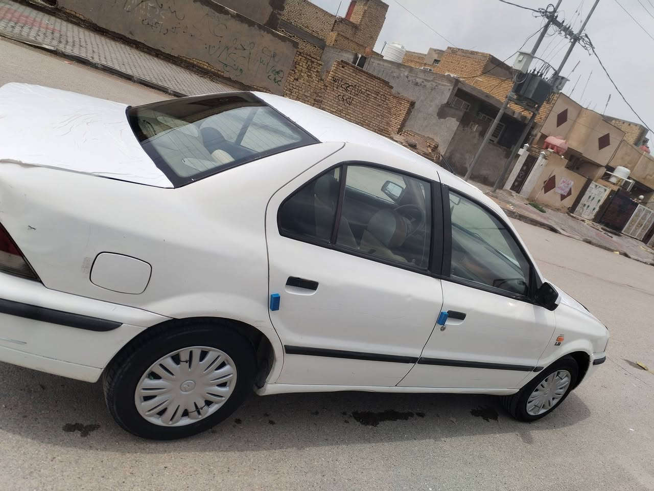 سمند موديل 2010
مكينه وكير وحداديه وتخم تاير جاهزات 

سنويه ورقام جدد رقم دولي قادسيه

مدوشمه كشنات بيها دوس معمرات فقط 

مكان السياره كوت مركز المدينه لاستفسار الاتصال على الرقم *********** او *********** 

السعر ٣٦ وبيها مجال قليل
