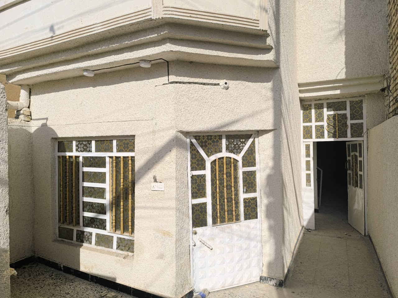 بيت مشتمل مساحة 100 منطقة العشرة السكلات معروض للبيع فقط
التواصل مباشر مع صاحب الدار ***********
