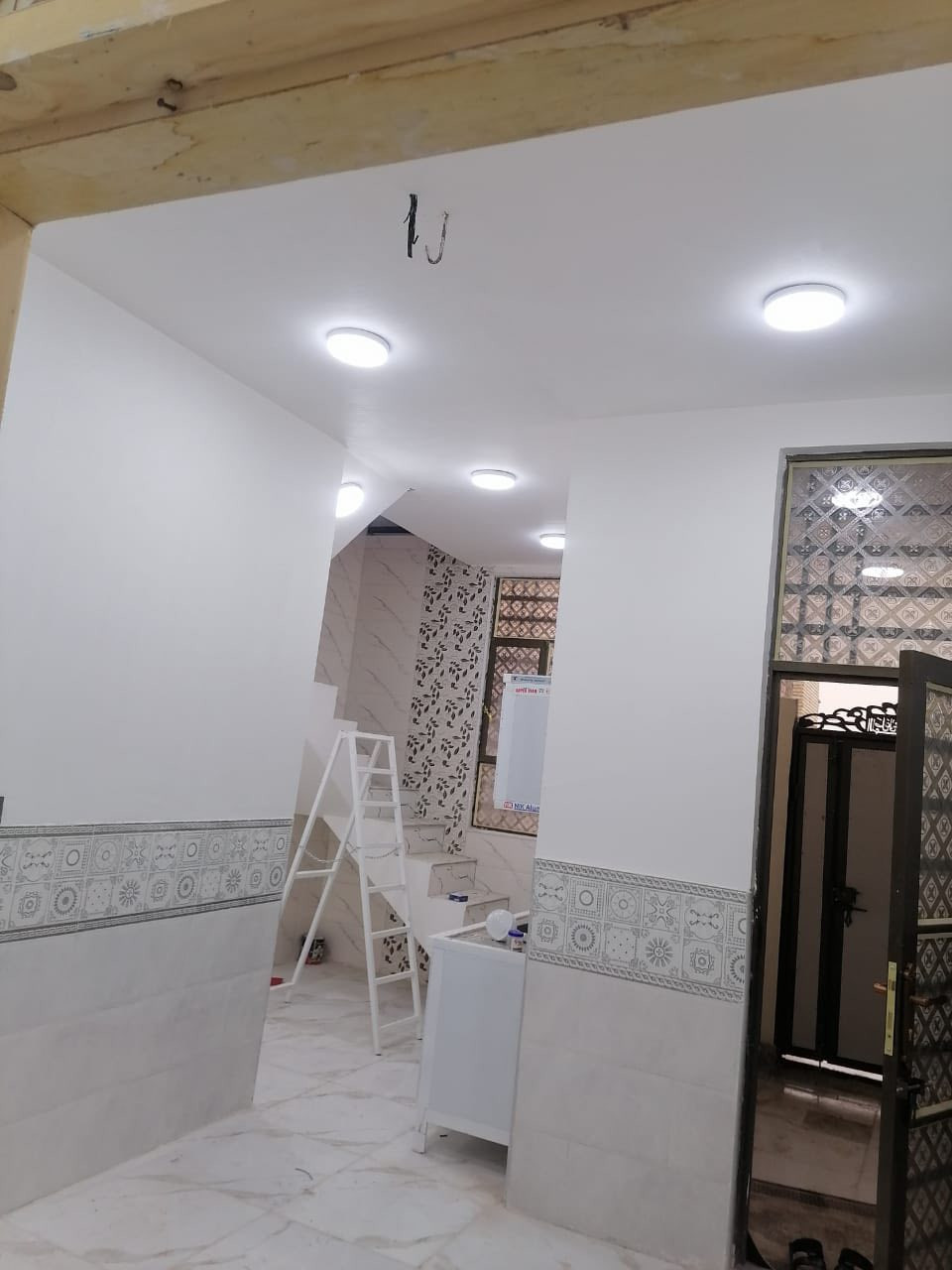 سلام عليكم دار للبيع المساحه 50 متر لبناء بلوك الاساس ولسكف صب كونكريت شغل درجه اوله السعر 23 وبي مجال المكان ميسان قرب سكله الكرعاوي شارع الزوار
***********

35 مشمول بقرار التطويب
