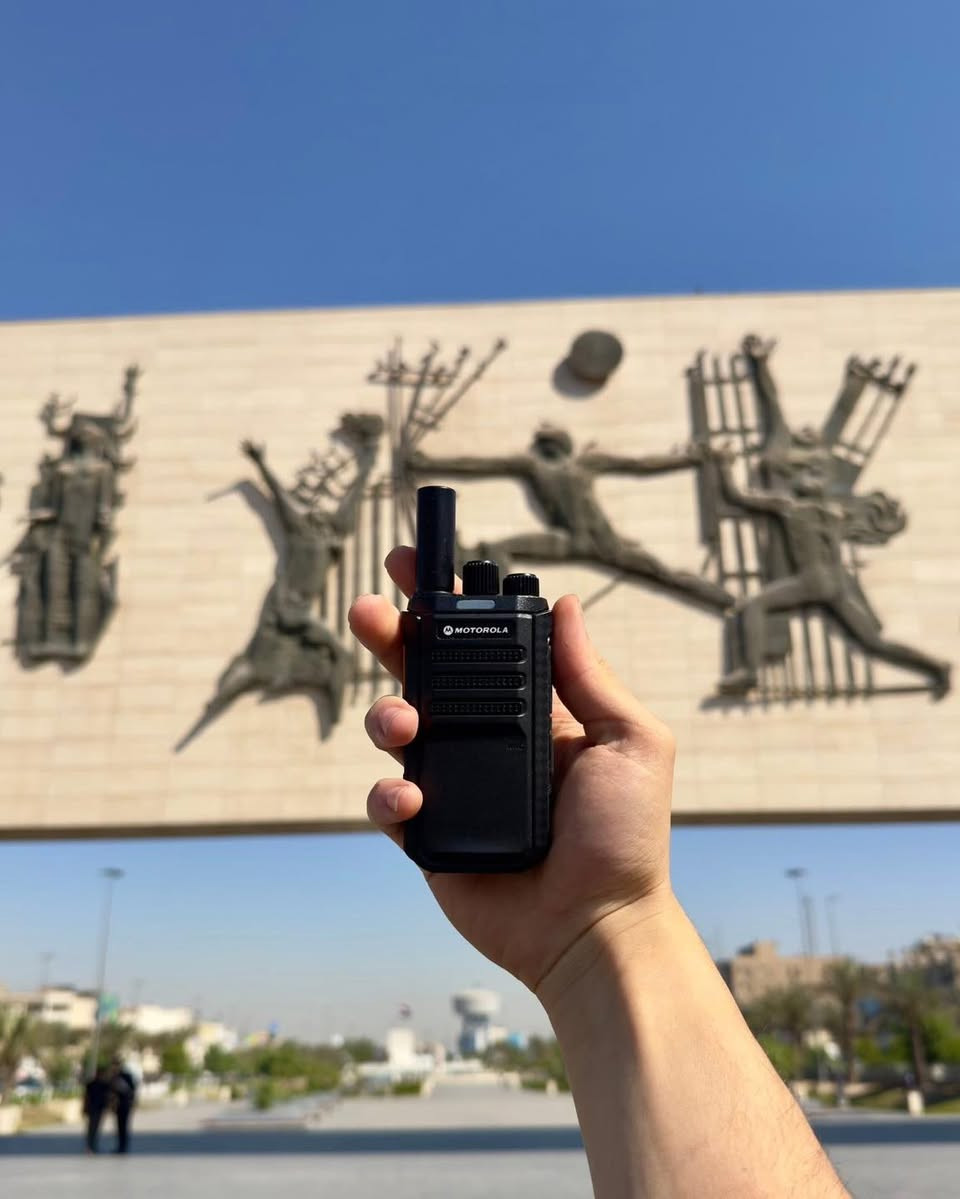 � 
جهاز لاسلكي موتورولا – إصدار جديد 🔥

مدى 1 كيلو بالمغلق
ويوصل 5 كيلو بالمفتوح 🚀

🔋 بطارية قوية 3800mAh
🔌 شحن تايب-سي سريع
📡 قدرة حقيقية 8 واط – UHF
📏 حجم صغير وخفيف وسهل الحمل والاستخدام
🔊 صوت نقي وواضح حتى مع الضوضاء
🔐 يرتبط مع أغلب الأجهزة بدون تعقيد

💵 السعر: 40,000 دينار للقطعتين فقط
🚚 توصيل لجميع المحافظات

للطلب والاستفسار:
غيم/ {***********} 📞
