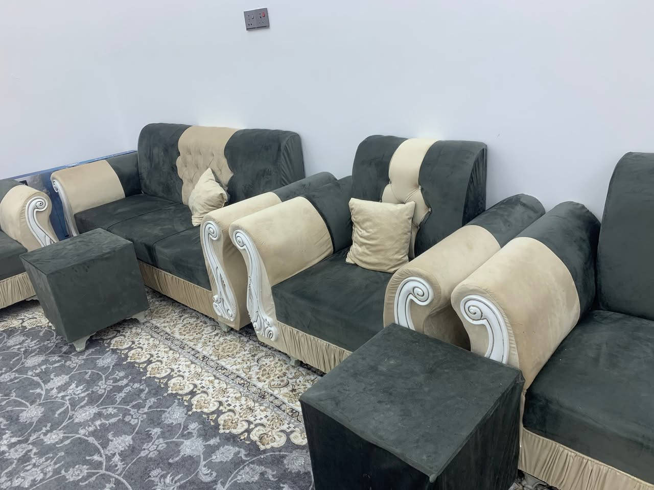 سلام عليكم كرويتات عدد10  ثلاثه صغار ثلاثه كبار  اربعه  وسط عنوان ميسان عماره بدايه حولي


**إذا كنت صاحب هذا الإعلان وتريد حذفه لأي سبب، رجاءا أرسل رسالة إلى الدعم الفني**