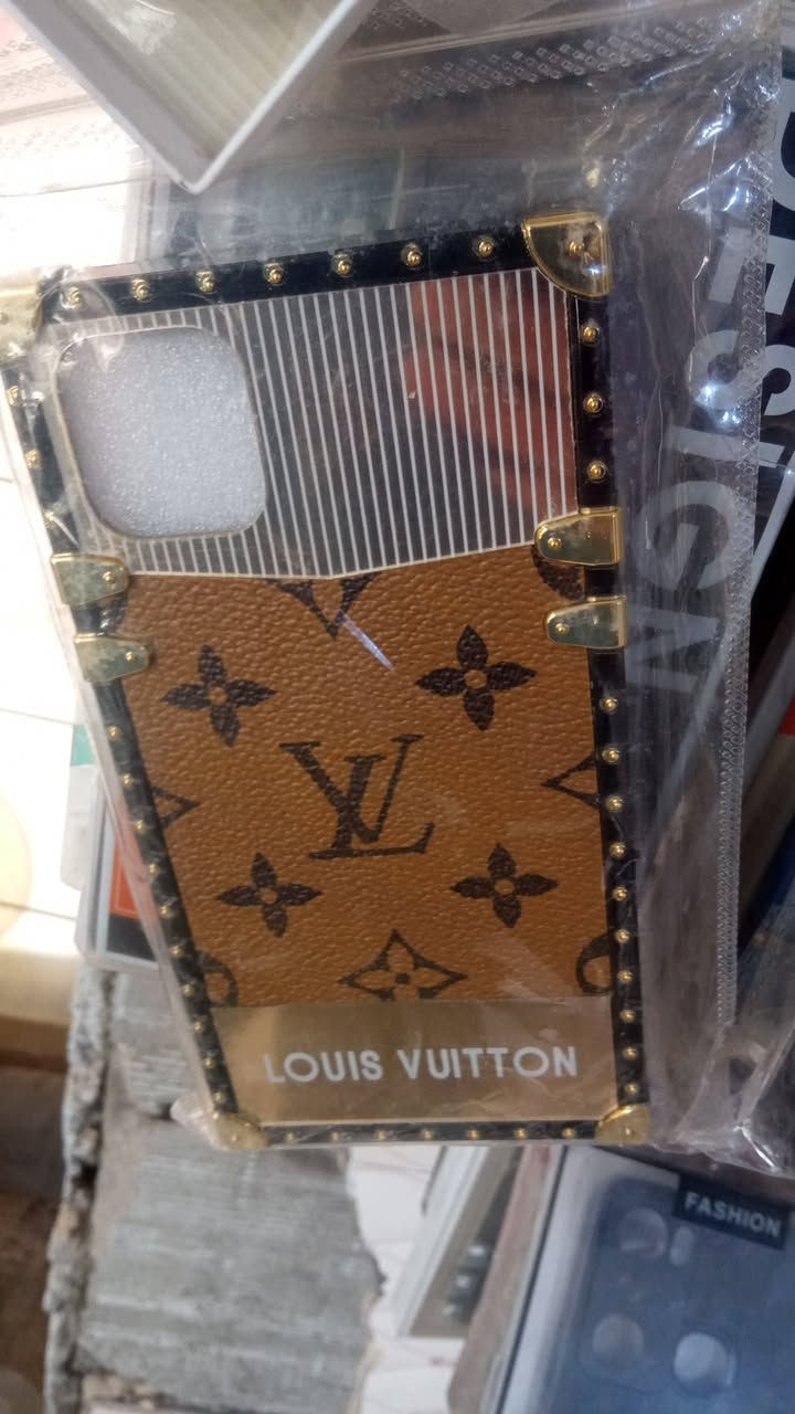 توفرت كفرات موبايل اغلب الموديلات موجوده ايفون سامسونج هواوي هونر واغلب الشركات والموديلات 
ب  3.000.   فقط
كفرات راقيه ومرتبه كلش وماركات 
عنوان الهاشميه منطقة العماديه مقابل نزلة الشيخ مهدي ال منفي


**إذا كنت صاحب هذا الإعلان وتريد حذفه لأي سبب، رجاءا أرسل رسالة إلى الدعم الفني**