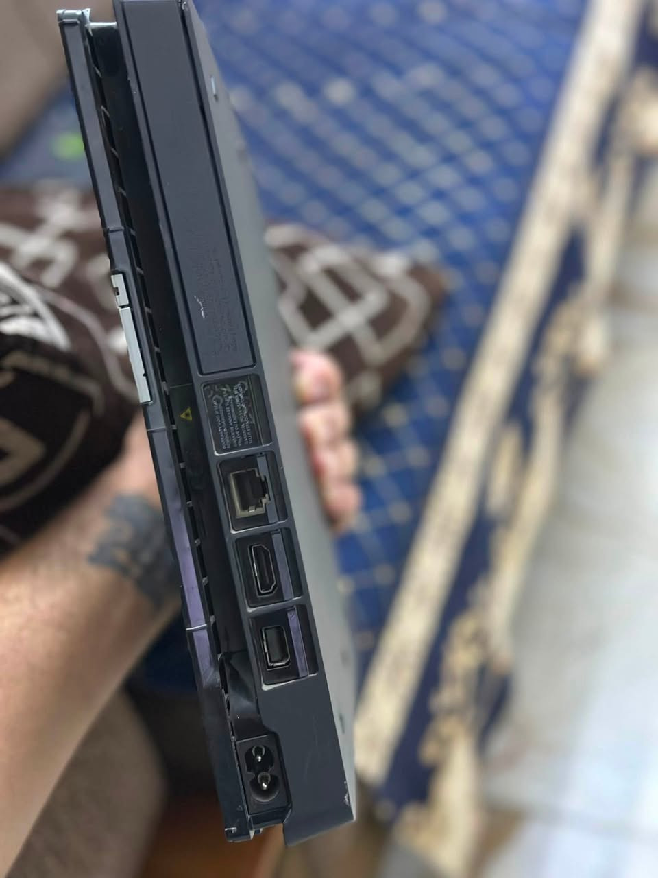 السلام عليكم 
بلي 4 سلم للبيع
ذاكرة 500GB
التحديث مالته 12
وياه جوستيكات 3 
2 العاب  بيس 2019.  فيفا 2024
نظيف وكلشي ما بيه 
سعره 275 وبيه مجال 
واذا متريد العاب مو مشكلة 
للتواصل ويايه على هذا رقم ***********
