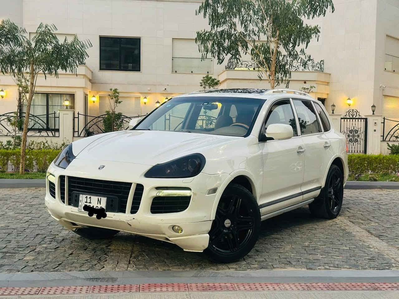 السلام عليكم بورش 2009 سياره جاهز السعر خاص بيع او مراوس حسب القناعه بدون حادث مكينه 8 كير كهربائيات حداديه كلها 
‏‪***********‬‏جاهزه السعر خاص مكاني بغداد المنصور فول مواصفات ‏‪
