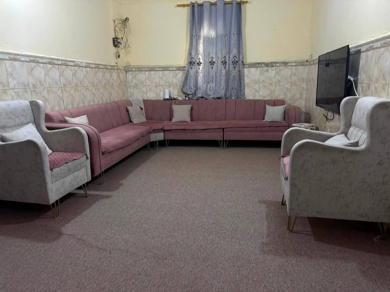 للبيع طقم قنفات

* ✅ طقم قنفات بحالة جيدة.
* 🛋️ نظيف وجاهز للاستخدام.
* 💰 السعر: 400 ألف دينار.
* 📍 الموقع: البصرة.
* 📩 للتواصل: خاص


**إذا كنت صاحب هذا الإعلان وتريد حذفه لأي سبب، رجاءا أرسل رسالة إلى الدعم الفني**