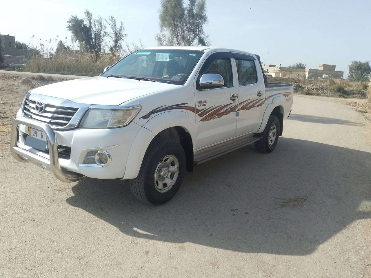 السلام عليكم تويوتا هايلوكس موديل 2014 رقم واسط انكليزي تحويل مباشر مكفولة كفاله عامه كير محرك على وضع الشركه مكان السياره واسط الكوت الاستفسار 
***********
