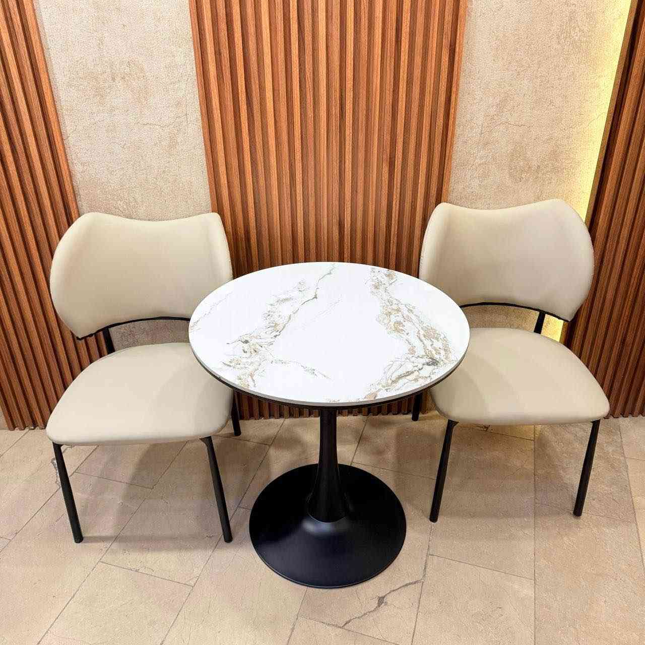 ⬇️ تخفيضات العيد ⬇️

سيت استراحة  ميز طعام وكرسيين
سطح الميز رخام مزجج 
قياس الميز  70* 70 سم 
الكراسي دوشمة جلد وارجل حديد 
السعر 135 الف 🥇
وتوجد خدمة توصيل بغداد, العراق


**إذا كنت صاحب هذا الإعلان وتريد حذفه لأي سبب، رجاءا أرسل رسالة إلى الدعم الفني**