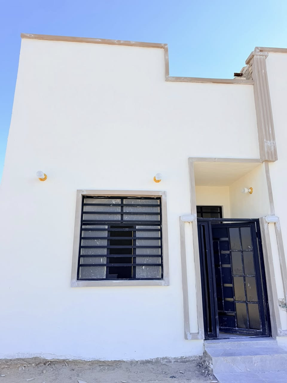 السعر مناسب جدا جدا ***********
مشمول بالتطويب /طابو زراعي 

النجف// مقابل ملحق قرية الغدير
