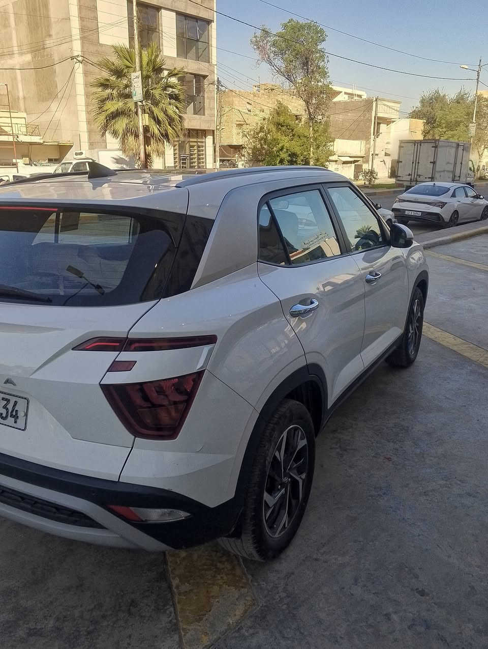 السلام عليكم هو نداي كريتا موديل 2023رقم بغداد دكان السيارة فول واحد على واحد مكان  السياره البياع او حي العدل السعر 155 رقم ***********
