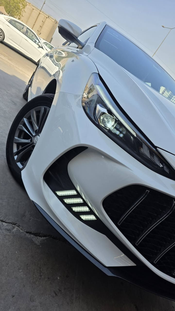 📣 للبيع: MG5 GT موديل 2025 بحالة الزيرو جديده كلش وبيها اضافات كماليات تقريبآ بال 600 الف
​الموديل: 2025
​المسافة المقطوعة: 13,000 كيلومتر فقط
​المحرك: 1500 DVVT اقتصادي وقوي جداً
​🛡️ السيارة مكفولة كفالة عامة من كل شيء (حادث، صبغ، بارد) 
​🚗 بحالة البلاد ممتازة ونظيفة جداً (داخلية وخارجية) ولا تحتاج لأي مصاريف.
​أبرز المواصفات والميزات:
​☀️ فتحة سقف سلايد . تبريد خلفي
​💺 داخلية جلد أسود مميزة ومطرزة بخيوط حمراء رياضية بحالة الوكالة (أكياس الشركة لا تزال على بعض القطع).
​🎥 شاشة عرض كبيرة تدعم أنظمة الترفيه
 كاميرا 360 درجة (رؤية محيطية كاملة).
​🖥️ شاشة عدادات رقمية (ديجيتال) حديثة.
​🔘 نظام التشغيل الذكي (بصمة تشغيل وبصمة أبواب).
​🅿️ مكبح يد إلكتروني (Handbrake دكمة) مع نظام Auto Hold.
​🎡 مقود مطرز متعدد الوظائف (تحكم ستيرن كامل).
​💡 إضاءة أمامية وخلفية LED حديثة مع حساسات خلفية للمساعدة على الركن.
​🛞 ويلاد كروم رياضية مميزة ونظيفة جداً.
​📌 مكان السياره بغداد السيدية
​الرقم: [ اربيل هزة وفحص جديد] السنويه بأسمي
​السعر المطلـوب: [ 125 ورقه ]
 (للجادين فقط) التواصل والاستفسار : [*********** / ***********]
