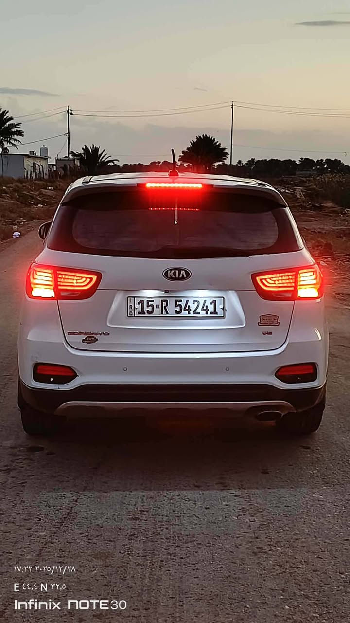 السلام عليكم للبيع كيا سورنتو موديل 2019شكل 2020  فووول مواصفات عدى البصمه والفتحه كشنات جلد وكهرباء شاشه جبيره كامره خلفيه ٥ كامرات سياره جديده مكينه جديده 6سلندر 7راكب تبريد ثلج3قطع رقم انبار  مشروع وطني  غرفه جديده سياره بيه تجيه خفيفه كلش ومصبوغه عام سعرها 163 وبيه مجال مكاني بابل الحله هذا رقمي *********** بيع فقط 🛣️
