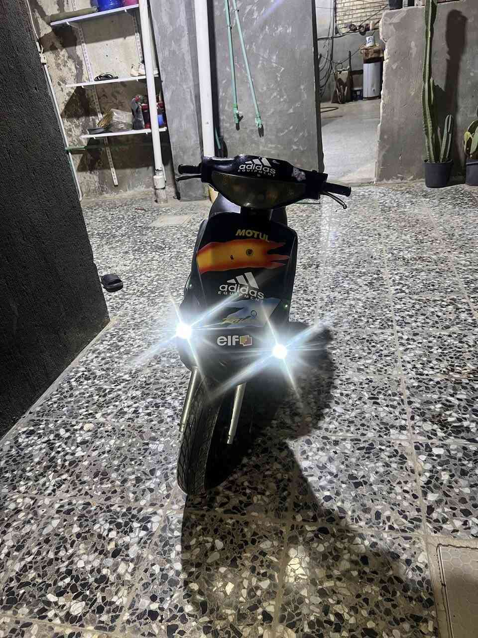 ماكس قجمة مزودة بوشة 55وصالنصه رياضي FM نكرة سلف كامله من اشاير من كلشي كلشي ما عوزهة بيهة شلعه طيران اوراق منيفيس بيهة السعر 400 رقمي هذا ***********
