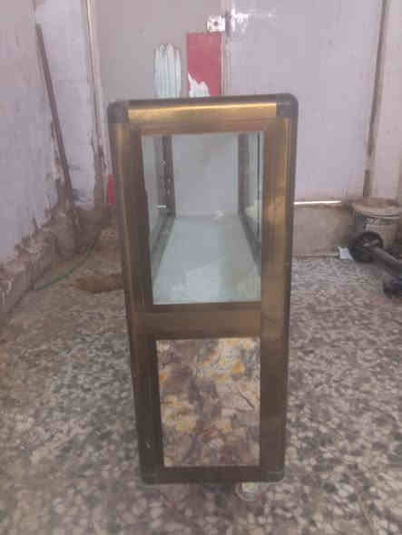 ميز المنيوم للبيع 
مكاني نجف حي الميلاد ***********
