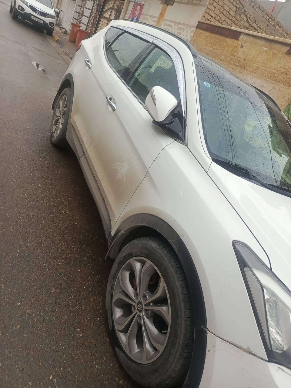 سنتافي 15مكفوله فول مواصفات ابيض رقم بغداد الدولي بأسمي الاتصال *********** محركها 6سلندر كير محرك مكفولات دفع رباعي ماشيه 170 السعر 195بيها مجال للطيبين
