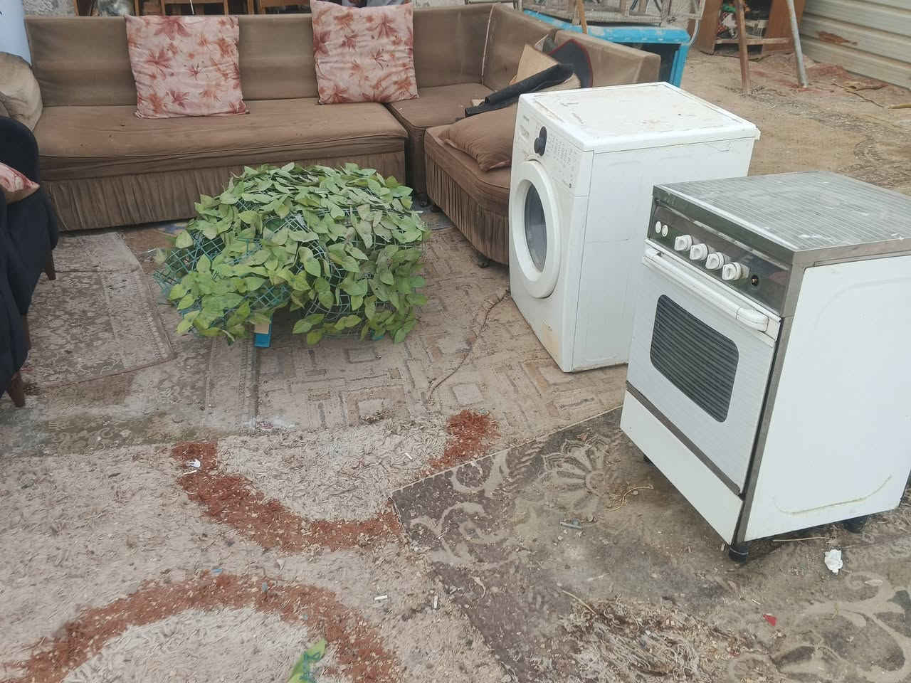 السلام وعليكم لبيع غراض مكاني حي اور سبع قصور شارع ابو علي يم جامع لحمزة موجود خاص  وتساب ***********
