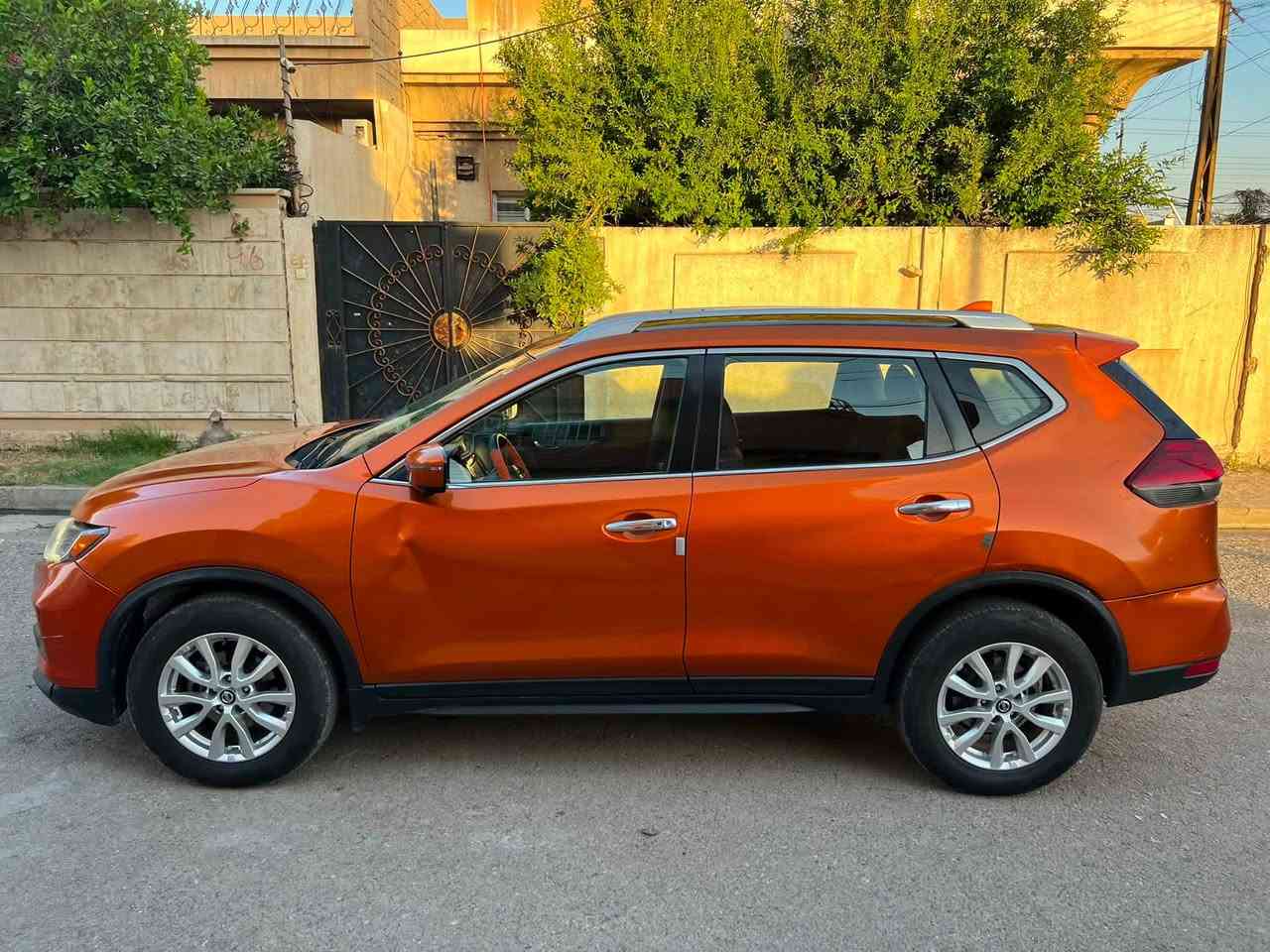 بسم الله وعلى بركة الله
نيسان روج 2017  SV AWD
فول عدا الفتحة
رقم اربيل الجديد بأسمي
مكينة 2500cc
الضرر : خلفي جنطة + جاملغات الخلفية 

السعر 142 مجال بسيط

المواصفات: 

فور ويل دفع رباعي
بصمة ابواب وصندوق وتشغيل
تشغيل عن بعد
كشن وتدفئة وخزن + ستيرن تدفئة
4كاميرات 360 درجة 
ثلاثة انظمة قيادة : ايكو + سبورت + نورمال
كروز مثبت سرعة 
مانع انزلاق
لايت لد بك لايت لد 
هيتر مري
اشاير مري
تبريد امامي لمس ومنفصل
تبريد خلفي
صندوق كهربائي + شفط
رادار امامي وجانبي
شاشة لمس
شاشة اعطال 
وباقي المواصفات المعروفة

رقم الشاصي موجود من ضمن الصور 
موقع السيارة. موصل
للإستفسار اكثر الإتصال على 
***********
