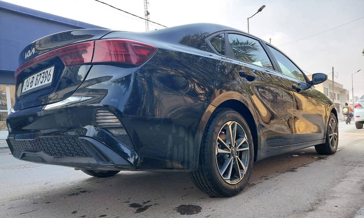 🚗  للبيع : كيا فورتي 2023
📍 مكان السيارة : البصرة
 📞 للتواصل : *********** واتساب 

***********4
💰 السعر : 155 ورقة -قابل للتفاوض

• تبريد تدفئة
•كفالة الكير والمحرك
• حداده ـ تخم تاير 
• السيارة جاهزة

⚠️ أضرار السيارة :
 •وارد امريكي
 •حادثها جاملغ امامي

📌 تفاصيل إضافية :
• رقم السيارة : بصرة دولي
 •شرط تحويل المباشر
 • لون السيارة : ( اسود)
 •المكينة : 2000
