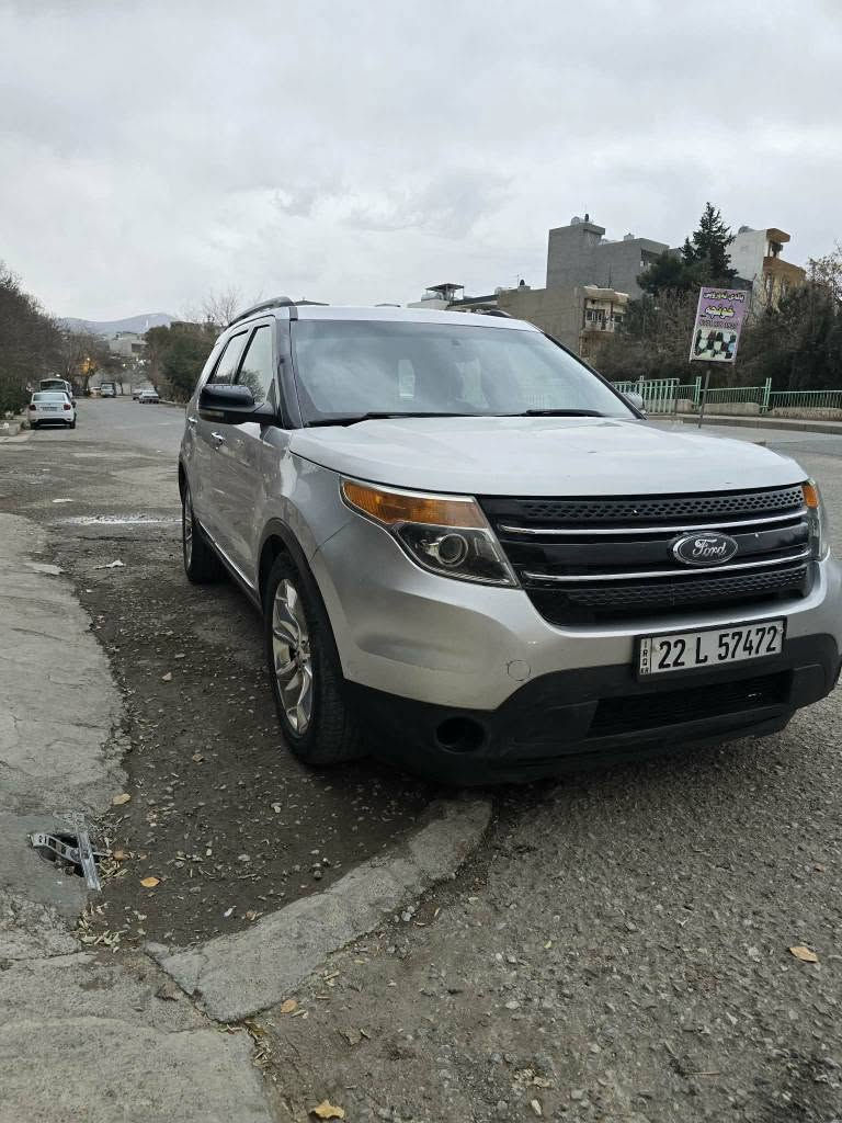 Ford explora 2012 
سەیارەکە زۆر تازەیە 
شاشەگەورەی ٣ ریز کوشنە 
دەبڵ ئەکسلە 
٤ پارچەی بۆیاخە بێ ناوگرتنو دەعم 
بەناوی خۆمەوەیە 
نرخی ١١٠ گەڵا مەجالێکی زۆر زۆر کەم 
*********** السليمانية, العراق
