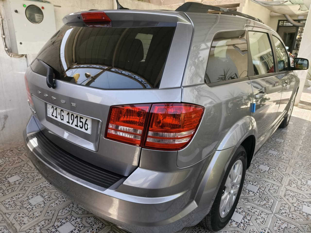 السلام عليكم
دوج جورني 2018 
محرك ٤ سلندر 
تبريد قطعه وحده 
رقم سليمانية الجديد سنوية جديدة هزه جديدة بأسمي
حادثها دعامية خلفية فقط
ماشيه116الف كيلو قابل للزيادة 
بيها دفتر بانزين
السعر 154$ وبيها مجال 
مكان السياره كركوك 
***********
